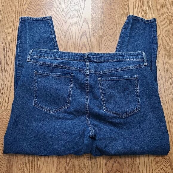 Old Navy Super Skinny Jeans - Picture 2 of 4